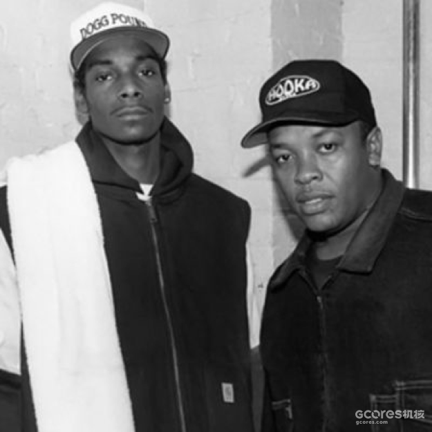 年轻时的 dr.dre 和 snoop dogg