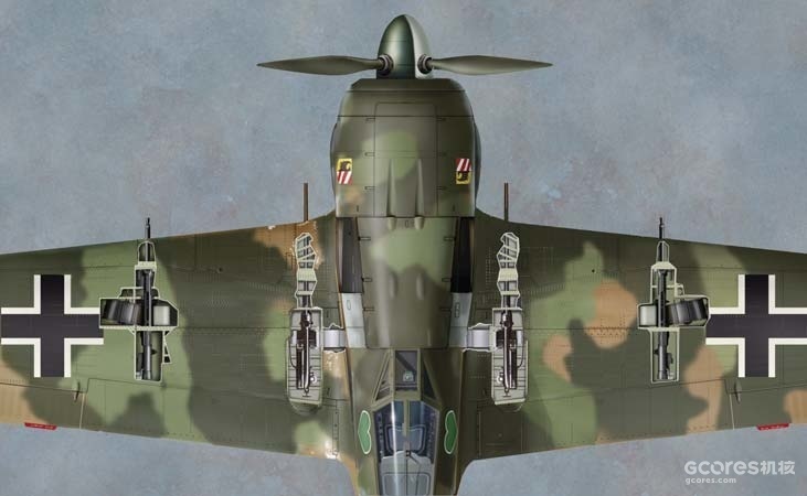 fw-190战斗机在机翼布置了4门机炮,火力强大