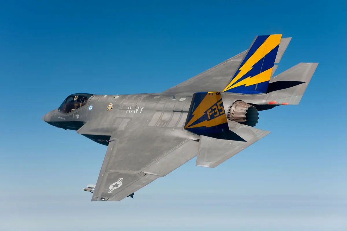 原型之二，F-35C