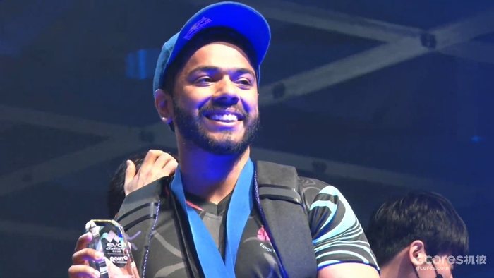 小孩获EVO Japan《拳皇15》冠军丨格斗菠萝派#134 小孩获EVO Japan《拳皇15》冠军丨格斗菠萝派#134