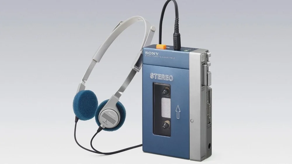 索尼首台walkman，型号是TPS-L2