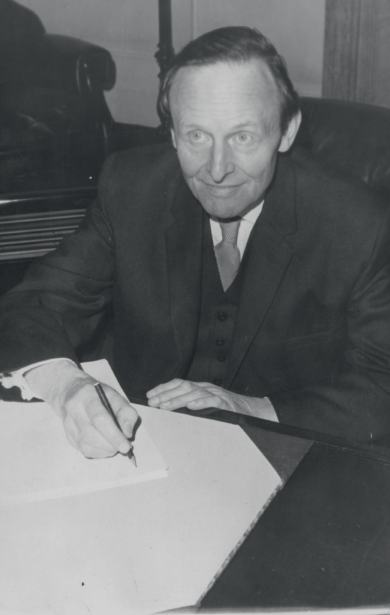 弗兰克·索斯基斯爵士