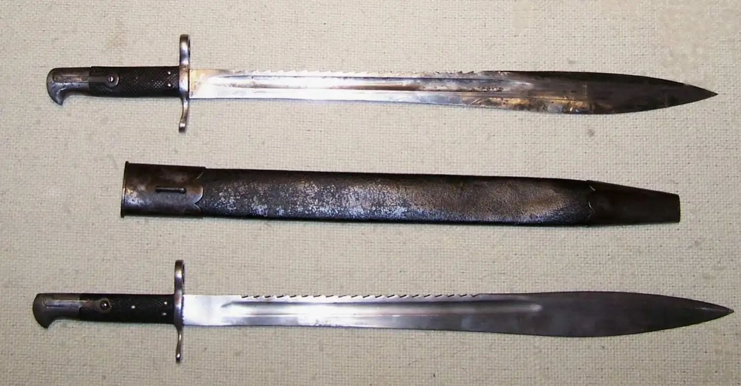 1870年左右的埃尔克（Elcho）剑刺刀，用来配备新式步枪。刺刀长64cm，还可以用来当砍刀和锯子用