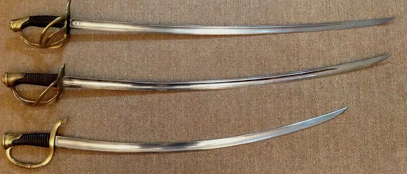 法国1822和1829型军刀，拥有法国典型的三条棱护手