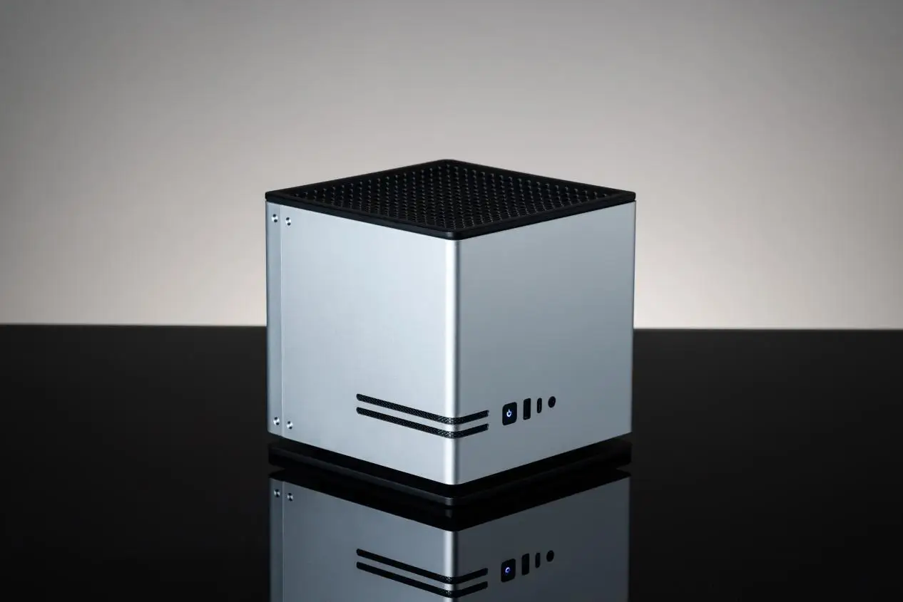 桌面AI超算全能选手驾到:abee AI STATION 395 MAX迷你液冷AI工作站测评