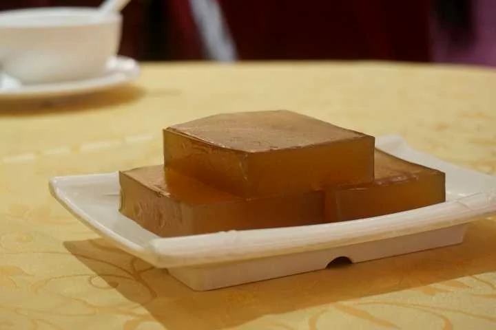 马蹄糕 我不太爱吃马蹄 但有人会喜欢