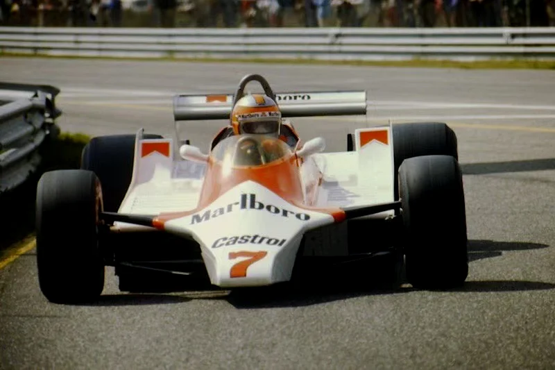 McLaren M30,
1980赛季，各支车队还是把地面效应发挥到极致为设计目标。