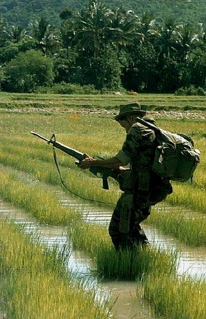 另一个使用CIDG背囊的例子，此外还有不少人使用缴获来的北越军三兜背包