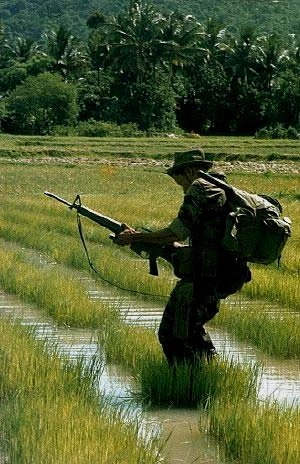 另一个使用CIDG背囊的例子，此外还有不少人使用缴获来的北越军三兜背包