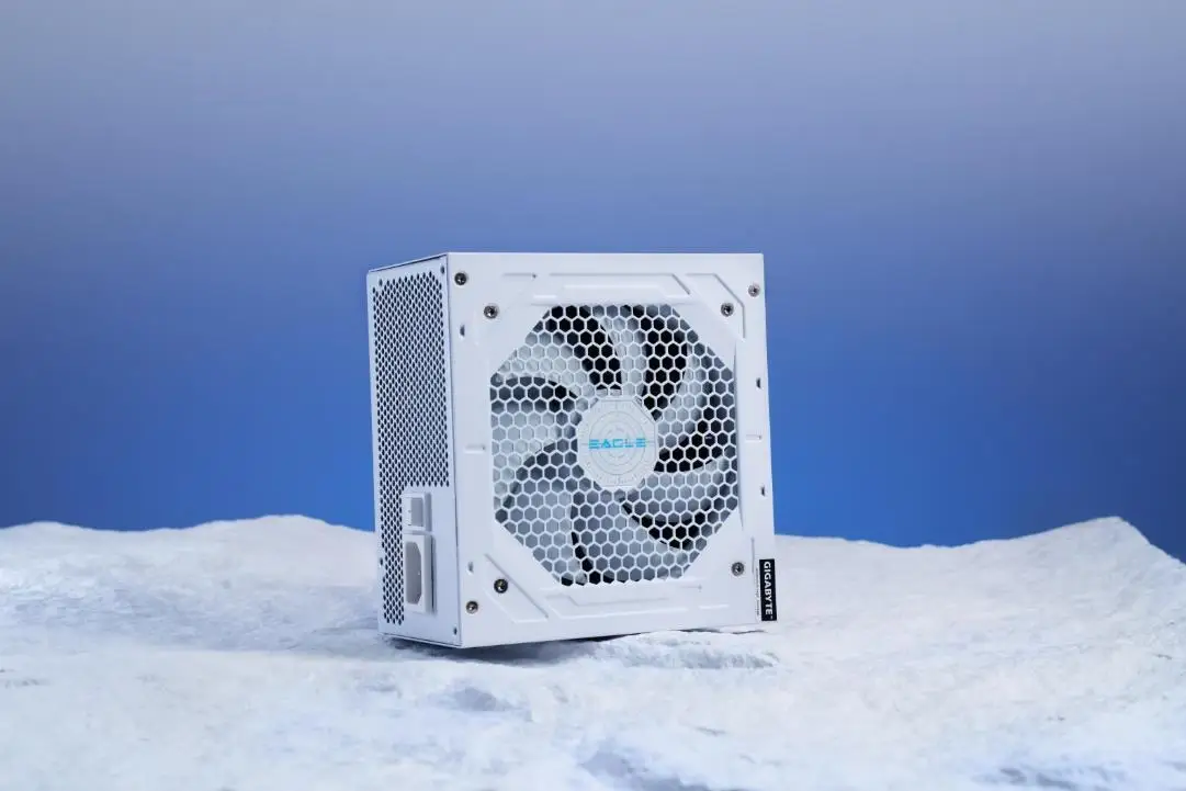ATX 3.1+氮化镓技术加持，技嘉冰猎鹰白金850W电源测评