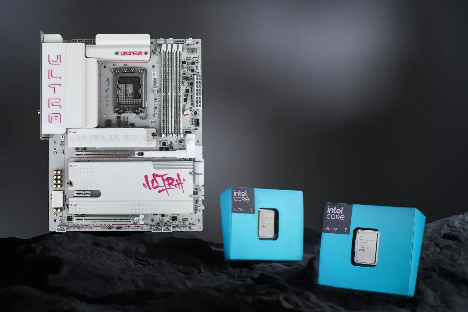 新处理器配上“新势力”主板，七彩虹iGame Z890 ULTRA-S W V20主板测评