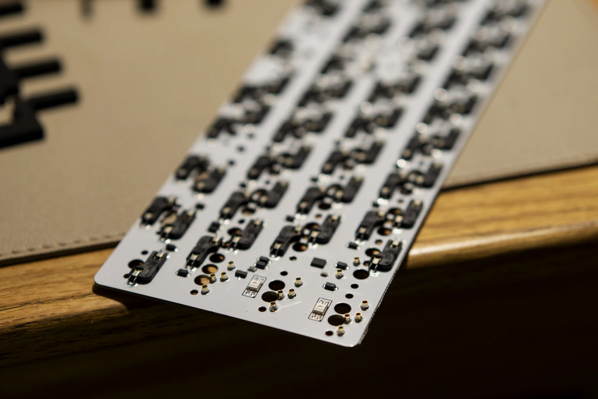 这次的pcb支持多配列，所以轴座和抓簧密密麻麻。