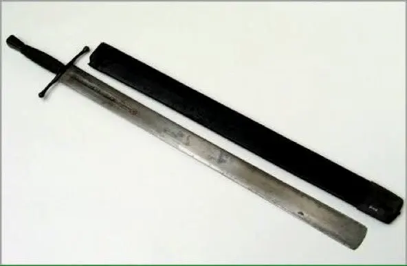 行刑剑 17-18世纪欧洲用于斩首刑的双手剑。全长1-1.2M。因为主要用于斩首,所以没有剑尖。斩首... | 机组 | 机核 GCORES