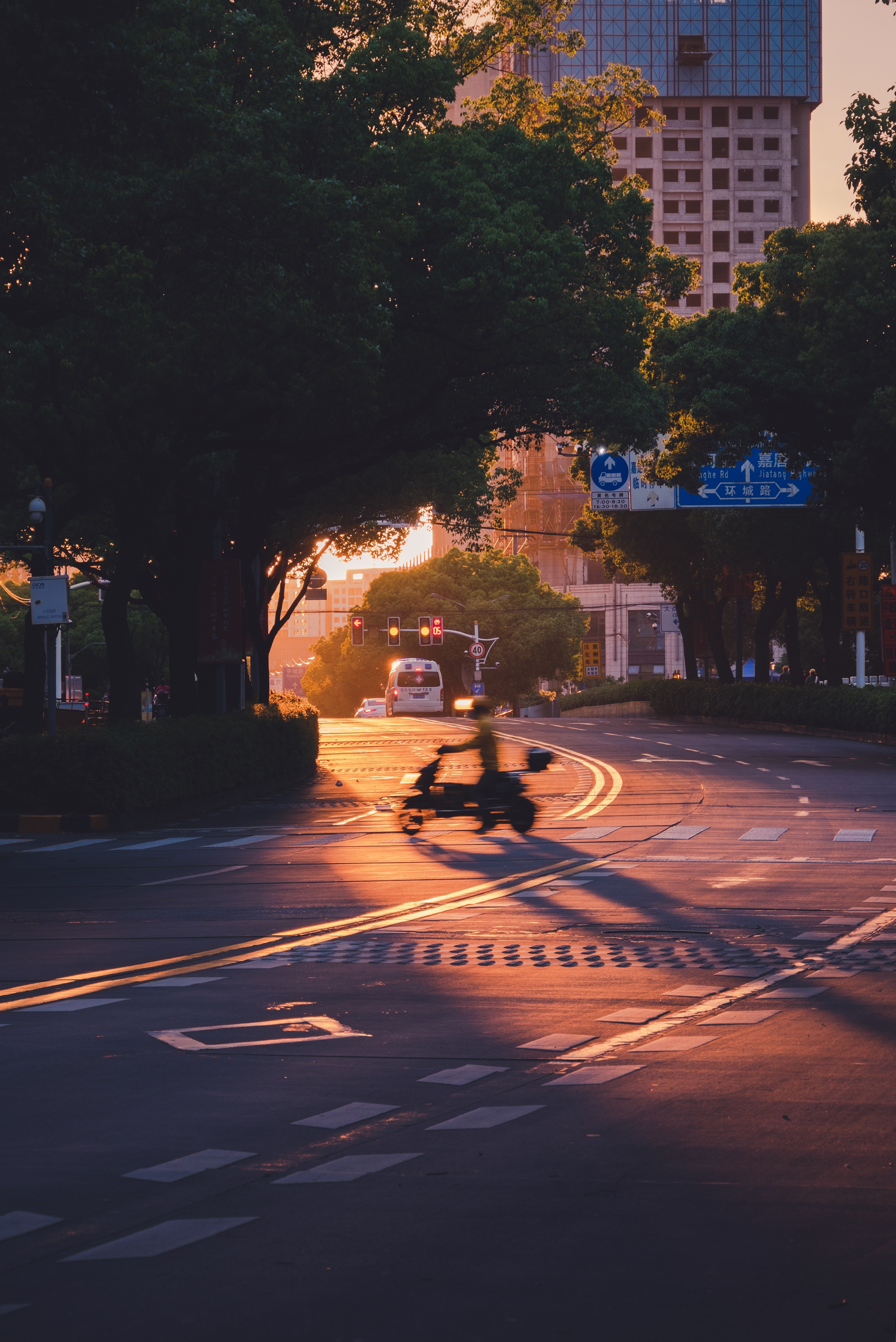 时隔4个月第一次去见当时的女朋友，回程时夕阳落下，实在是很美