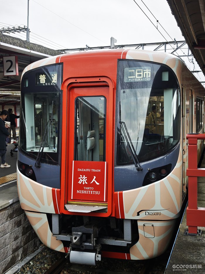 “旅人号”车首