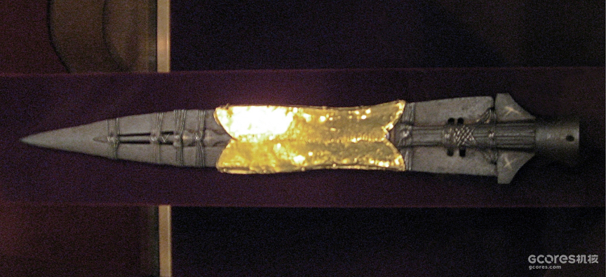维也纳的“圣枪”，造型类似加洛林帝国时期的长矛