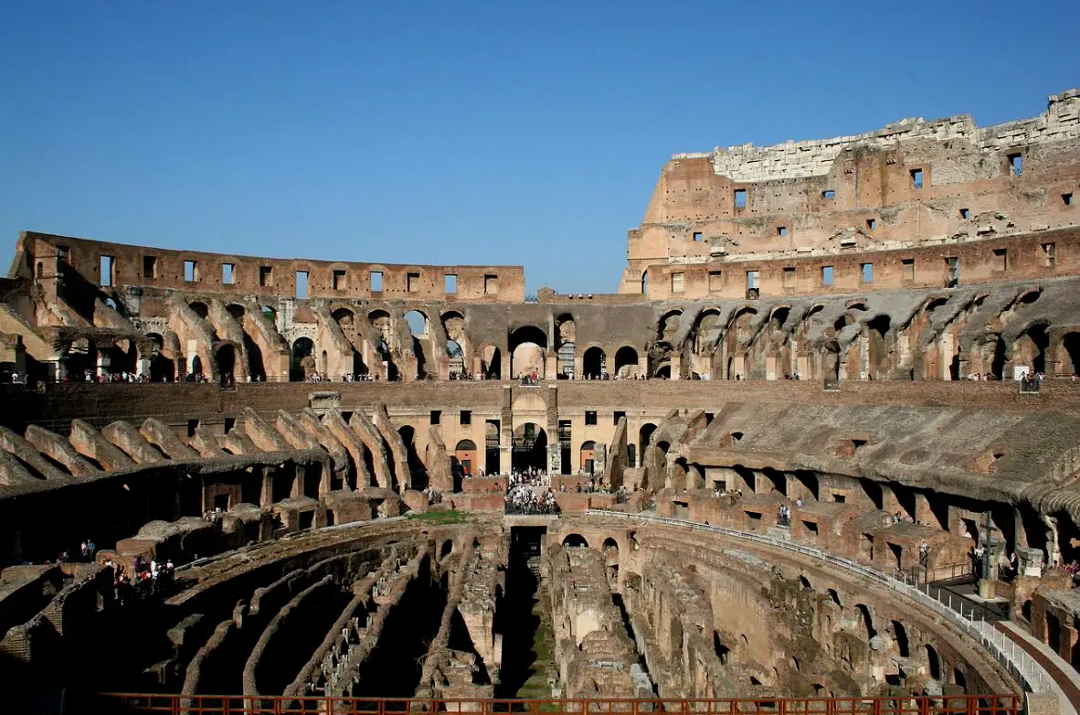 罗马靠结构平地建造的剧场