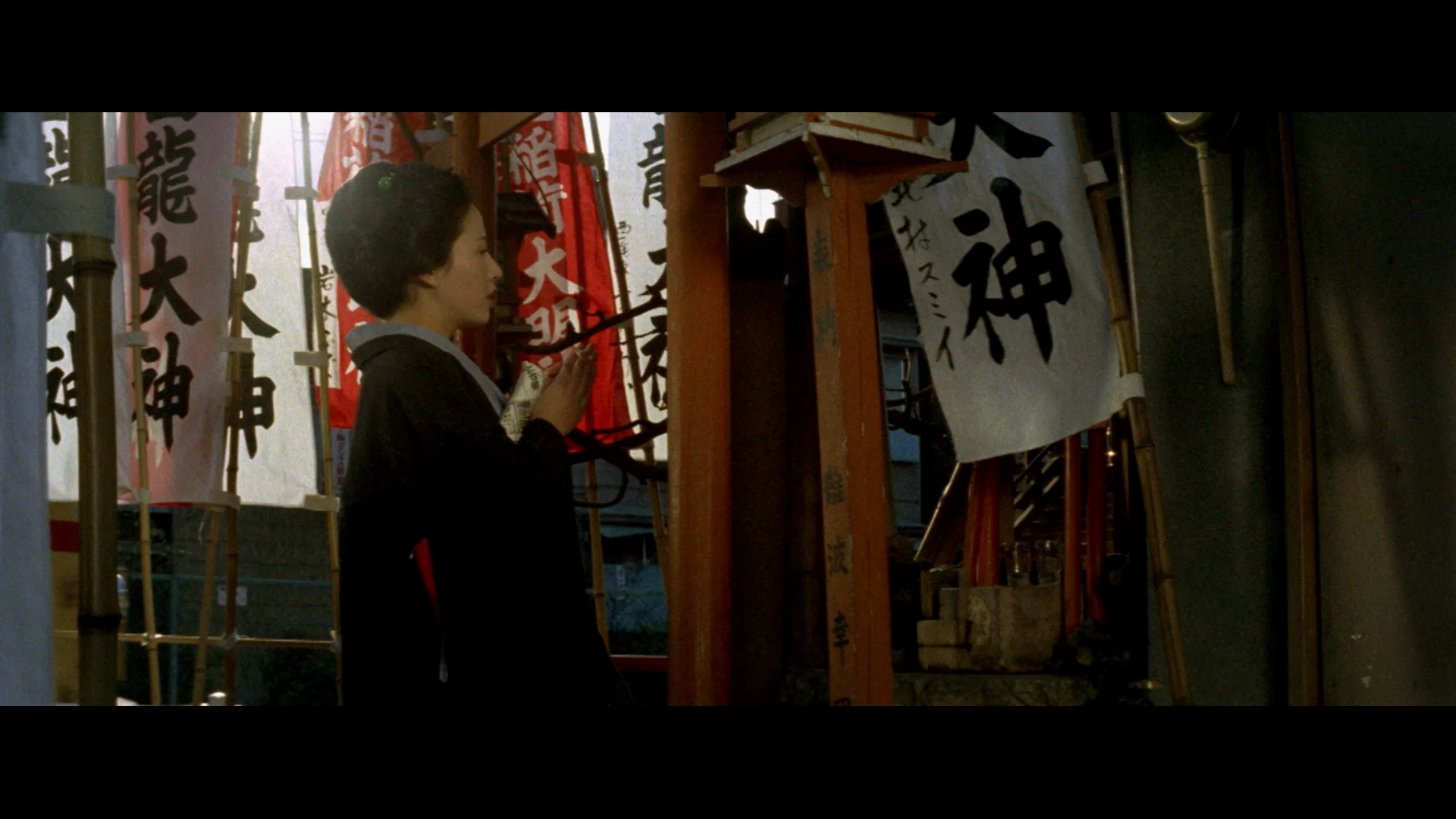 稻荷大明神
白龙大神
供奉 难波幸福