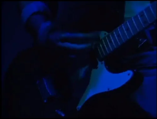 Jonny 在 Astoria 现场用这把吉他演奏 Bones