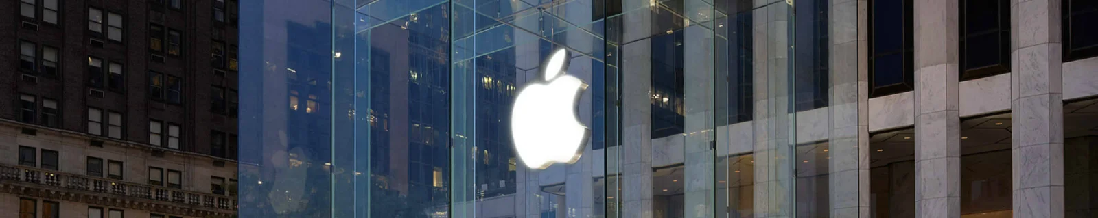 苹果正式成为历史上第一家市值突破一万亿美元的科技公司