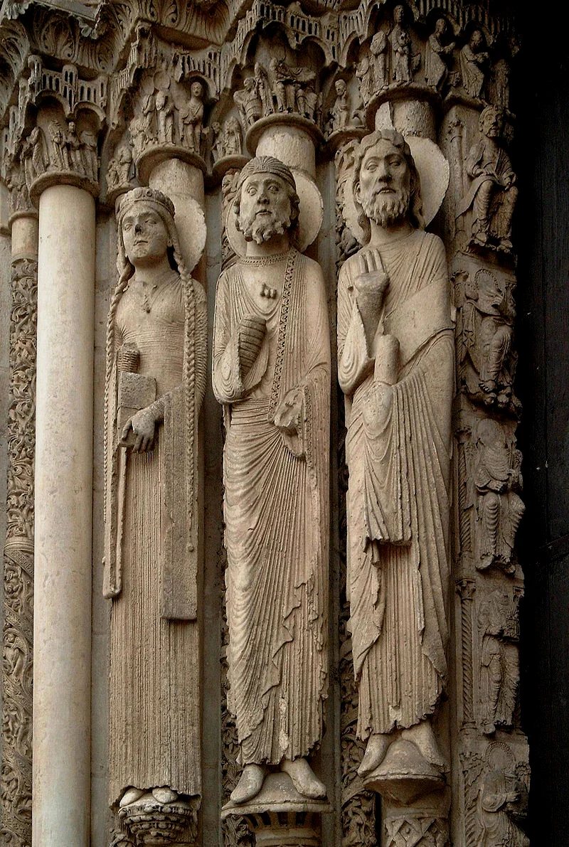 沙特尔主教座堂西门上的雕塑（1145年）