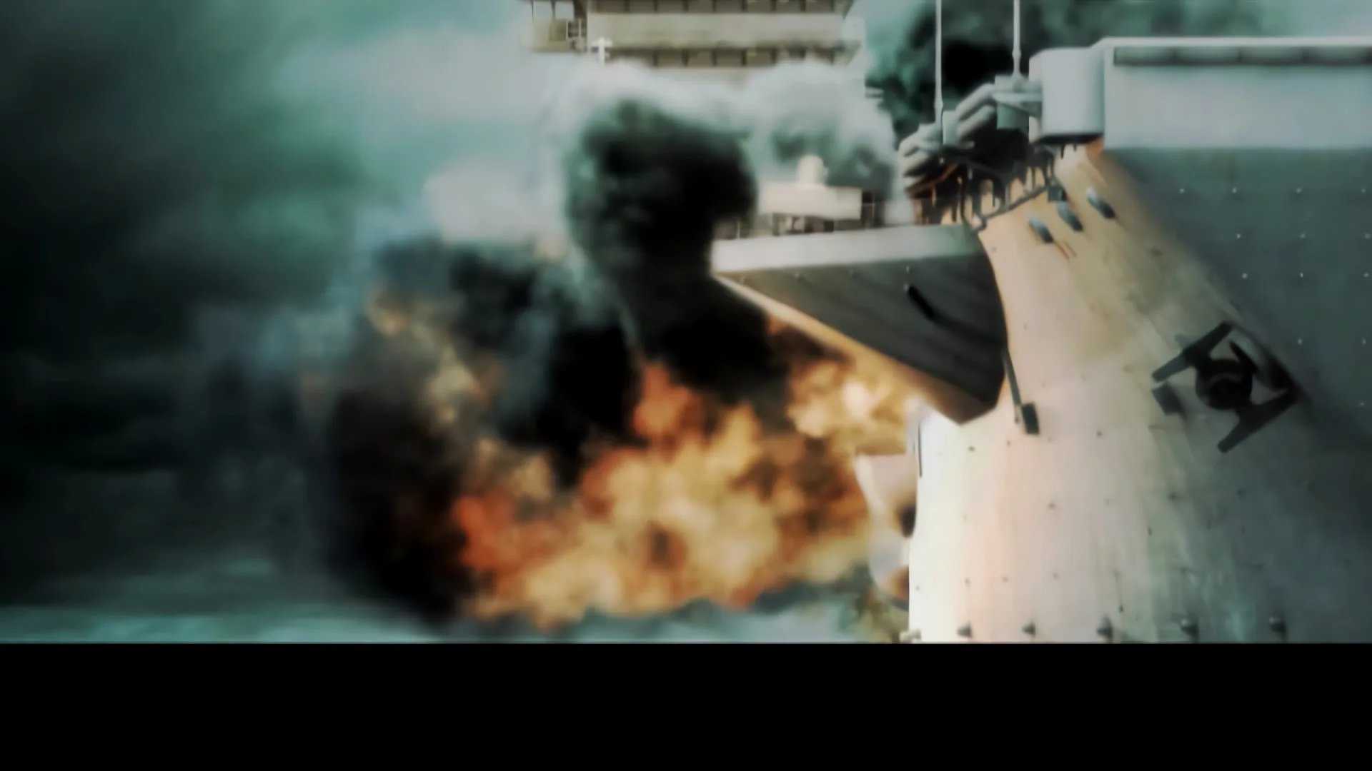 Kestrel被Yuktobania潜艇发射的第二枚潜射反舰导弹击中的瞬间