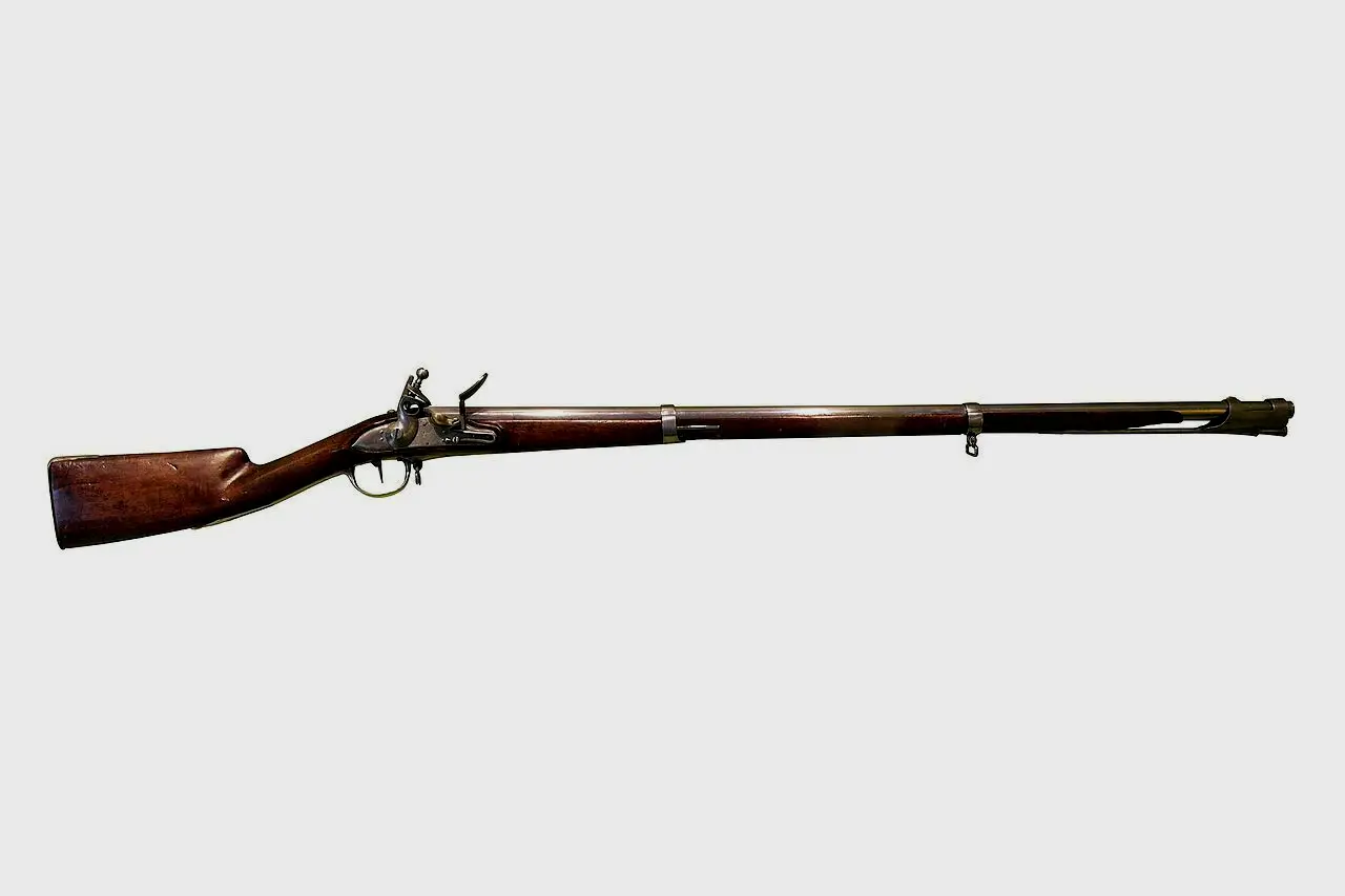 拿破仑战争中大量使用的1777燧发枪，.69（17.5mm）口径，大体上和STG1318差不多