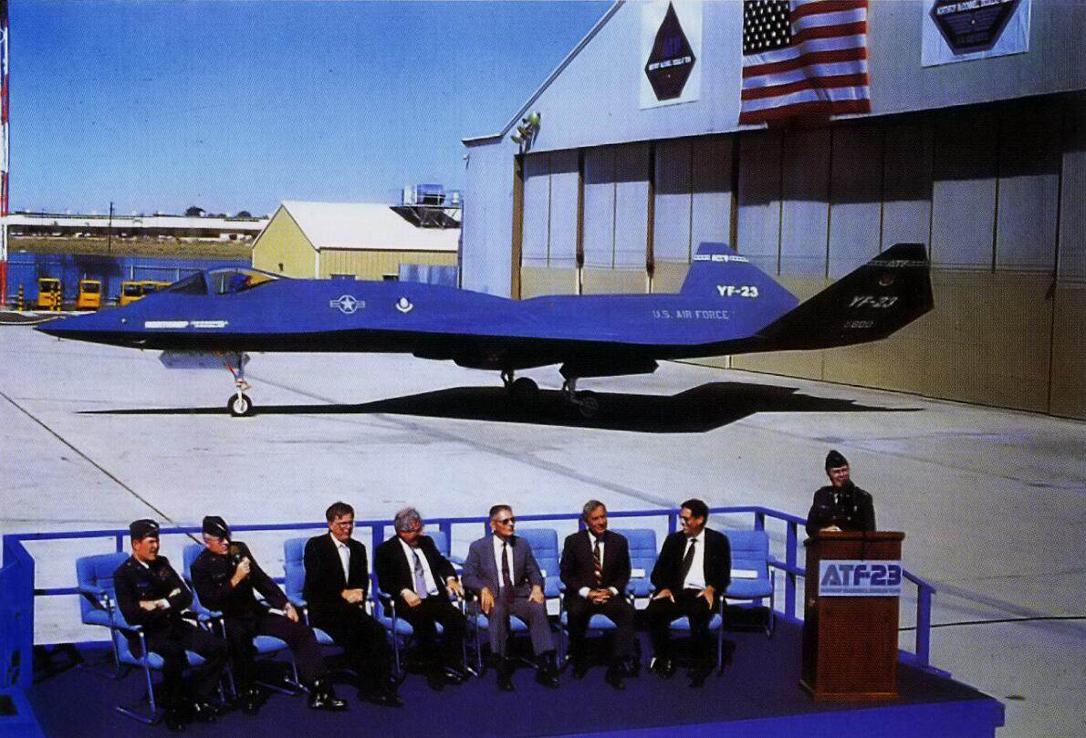1990年6月22日，诺斯罗普团队在爱德华空军基地举行了YF-23的出厂仪式。在各个供应商、空军与国会代表致辞后，YF-23 PAV-1号原型机被拖出机库。这也是公众第一次见到ATF项目的实际产物。