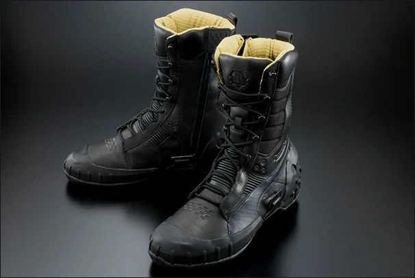 PUMA Sneaking Boots 售价：60000日元（约3162元人民币）