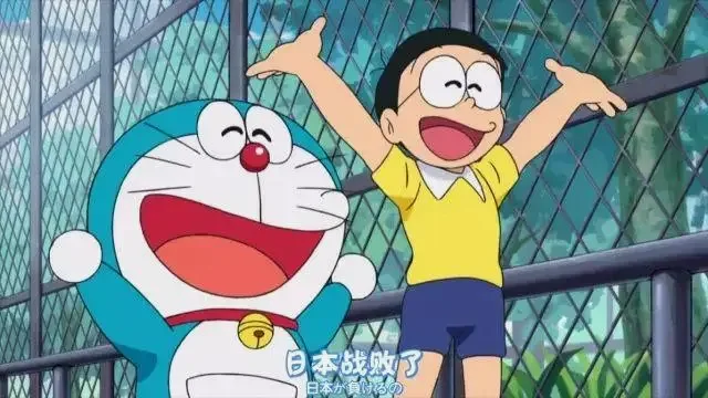 手冢治虫少年时代也接触过军宣题材漫画，青年时代被强征到军工厂受了重伤
