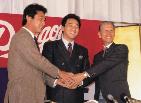 落合先是一对四交易到中日