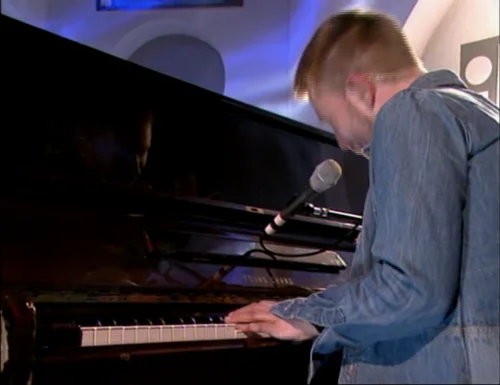 Pyramid Song (Top of the Pops, 2001)  [2]