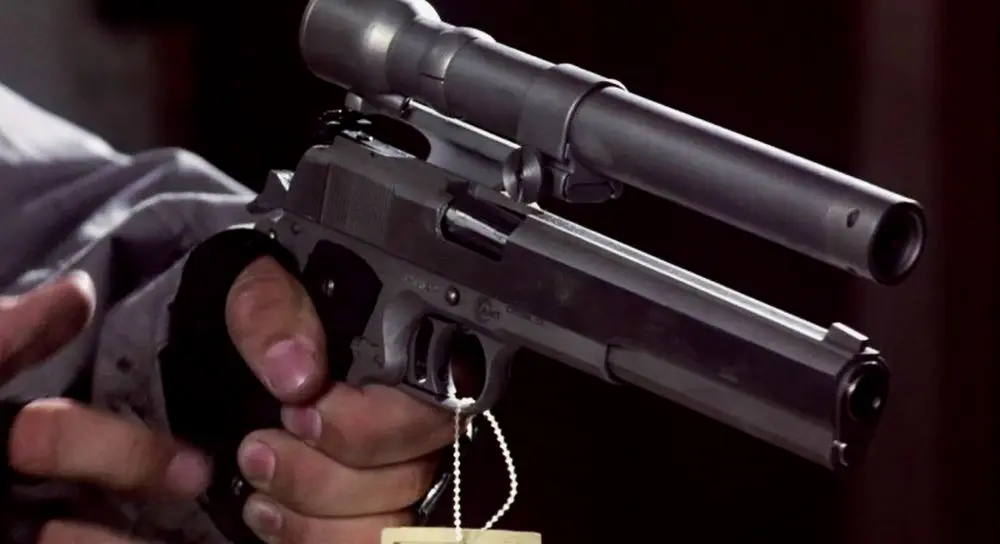 由1911系手枪改装而来的AMT Hardballer