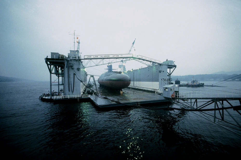停泊在圣湖湾的“洛斯阿拉莫斯”潜艇船坞