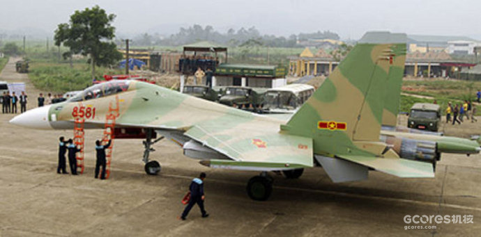 现实中的越南空军SU-30MKV