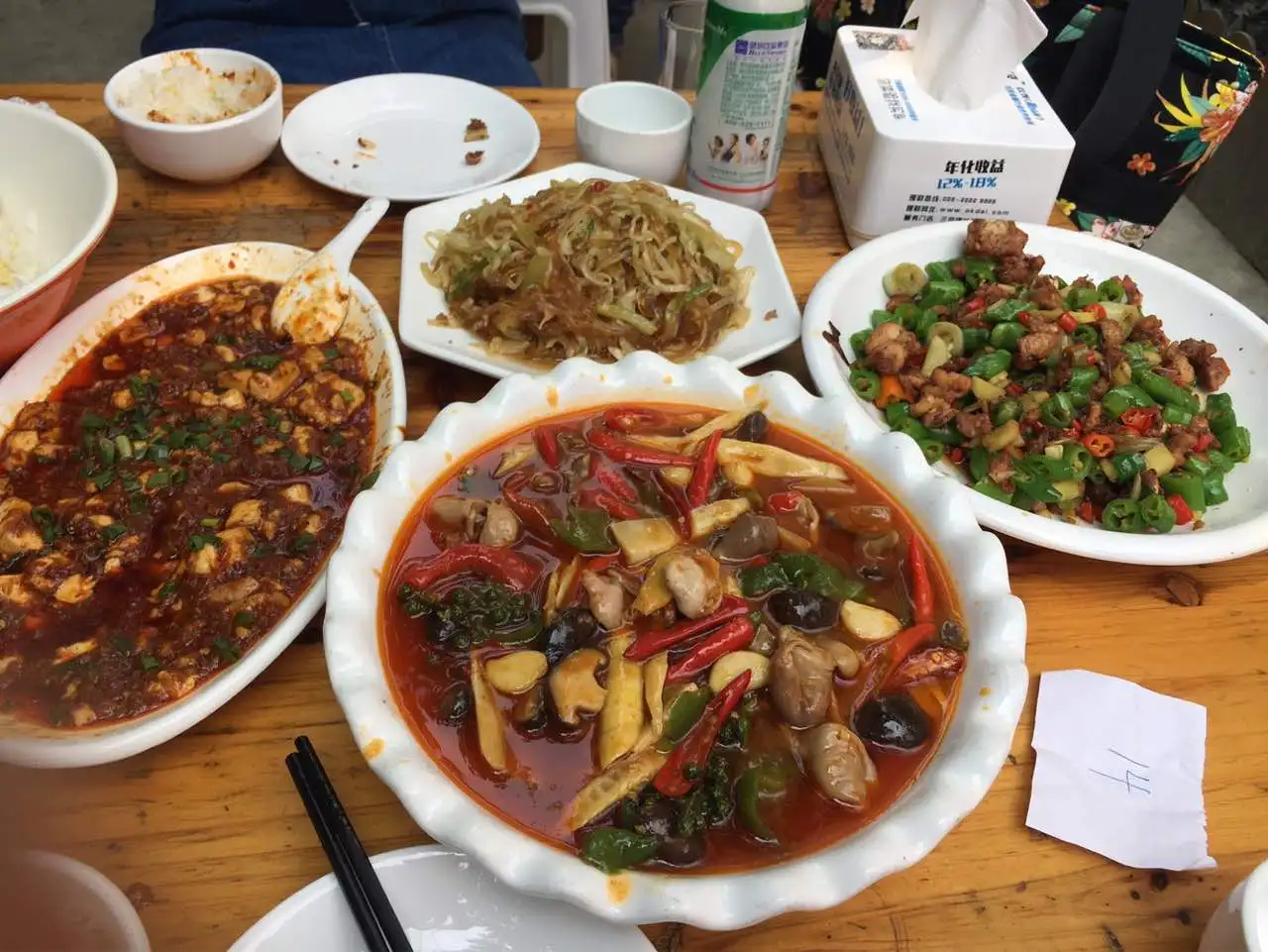 排最长的队，吃最红的餐：成都美食排队速通小副本| 机核GCORES