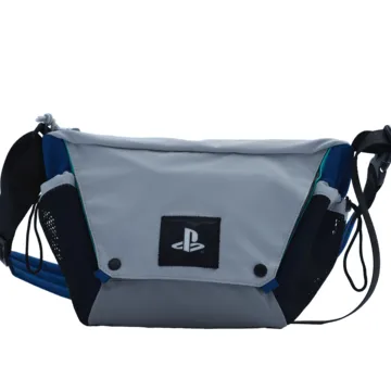 评论+分享+点赞抽送一位获得PlayStation™拼色斜挎包