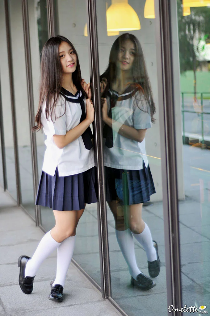 與筆者同縣市的治平高中  當時國中女生都想穿上她們的水手服