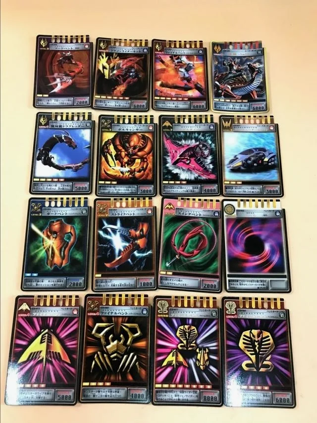 《龙骑》中的卡牌，在当年也掀起了一股卡片对战热潮