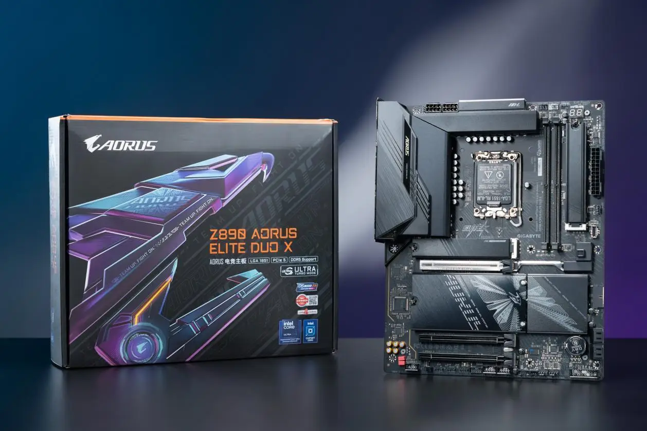强力助攻，这款Z890让酷睿Ultra 200S Plus起飞，实测Z890小雕DUO X