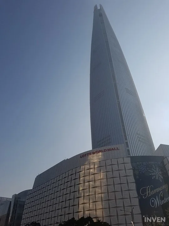 活动举办地：首尔乐天世界商城（位于韩国第一高楼首尔世界塔楼内部）