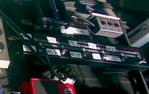 一张照片：In Rainbows 支援巡演上的 Voodoo Lab Commander。