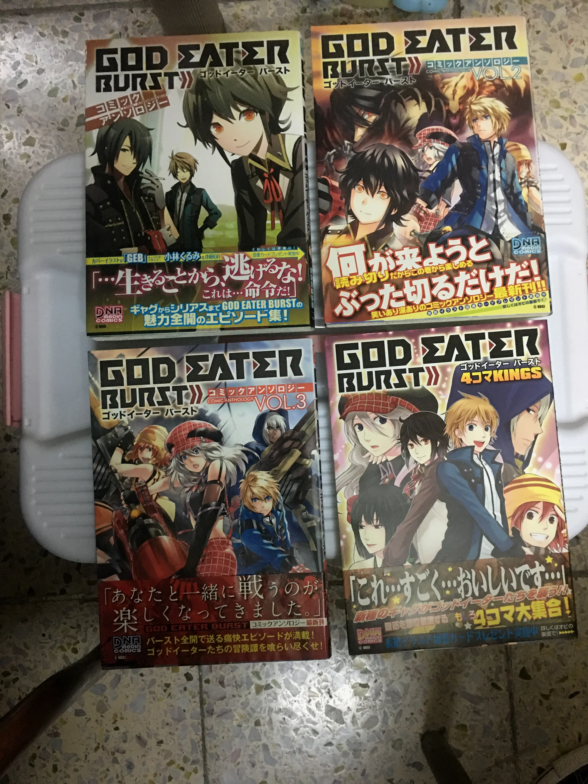 《GOD EATER BURST コミックアンソ》1到3和《GOD EATER BURST 4コマKINGS》