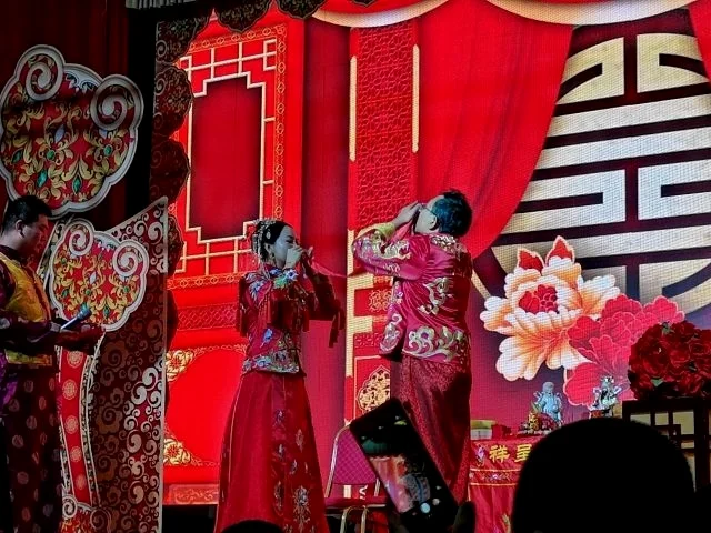 共饮新酒，幸福长久