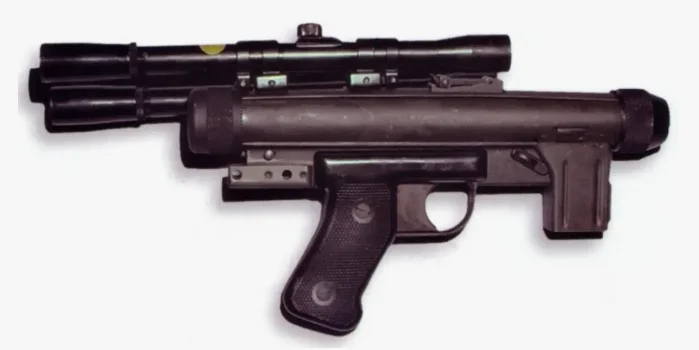 首次出现于《新希望》的SE-14C速射爆能手枪，道具与镭射手枪同根同源