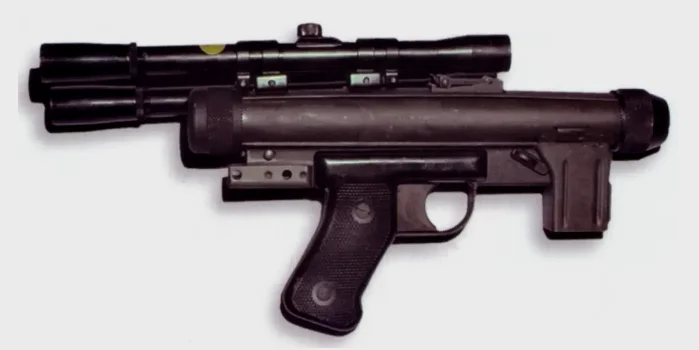 首次出现于《新希望》的SE-14C速射爆能手枪，道具与镭射手枪同根同源