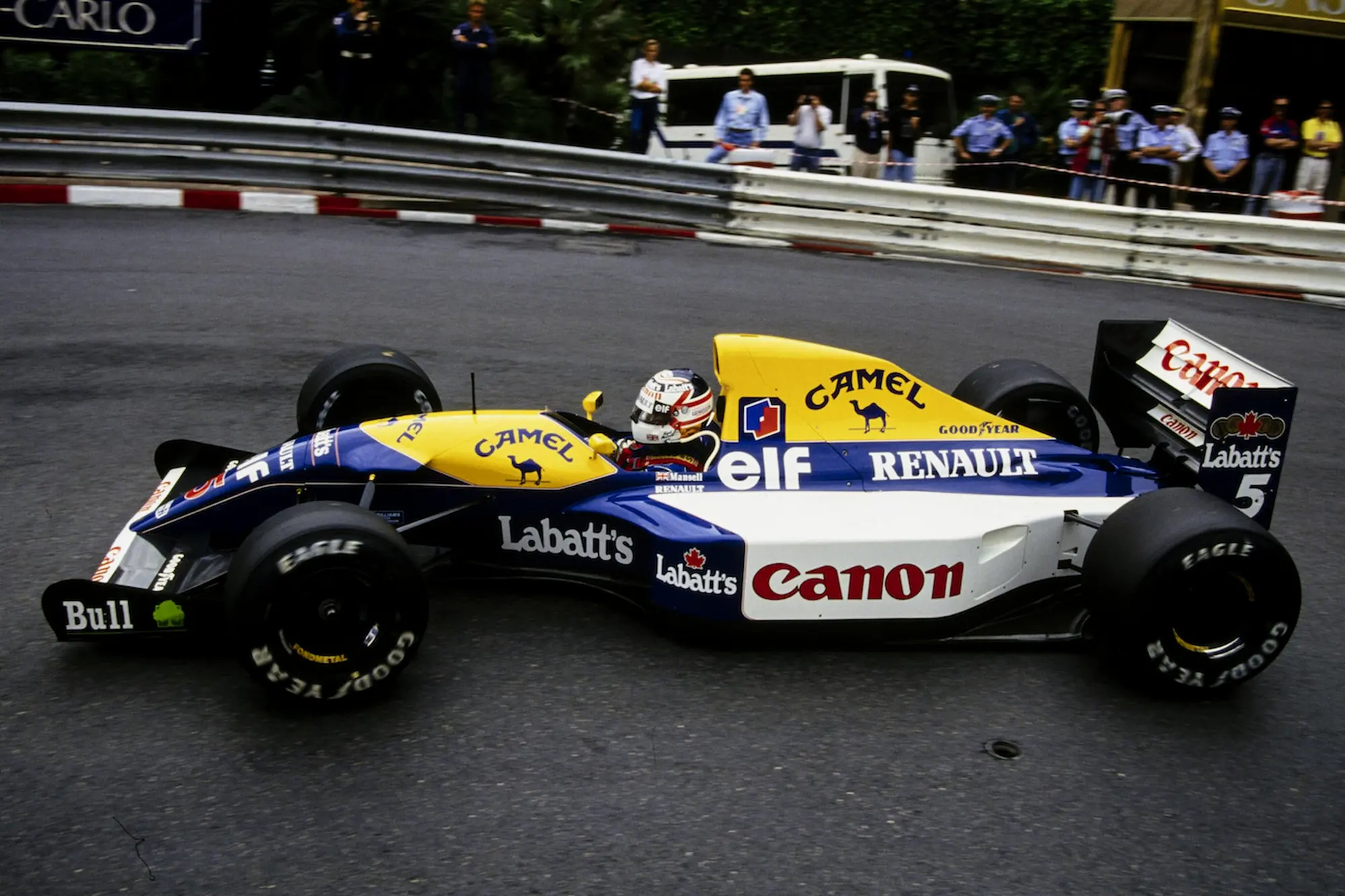 FW14B在那个年代表着小车队挑战大车队的勇气，以及车手对极限速度的无限渴望。