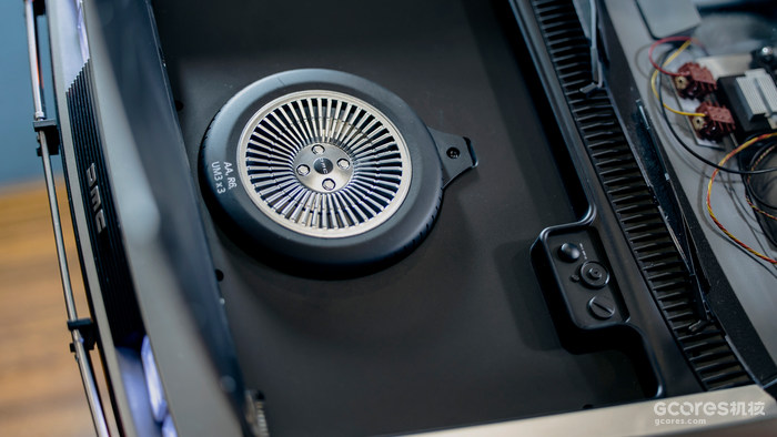 最经典的时光机归来,超大的1:6载具!HotToys《回到未来2》德罗宁时光车 最经典的时光机归来,超大的1:6载具!HotToys《回到未来2》德罗宁时光车