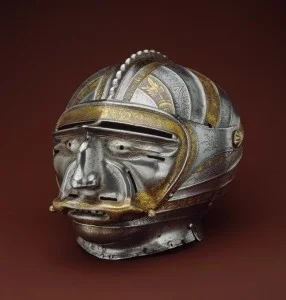 头盔原型为马科斯米兰一世的头盔
