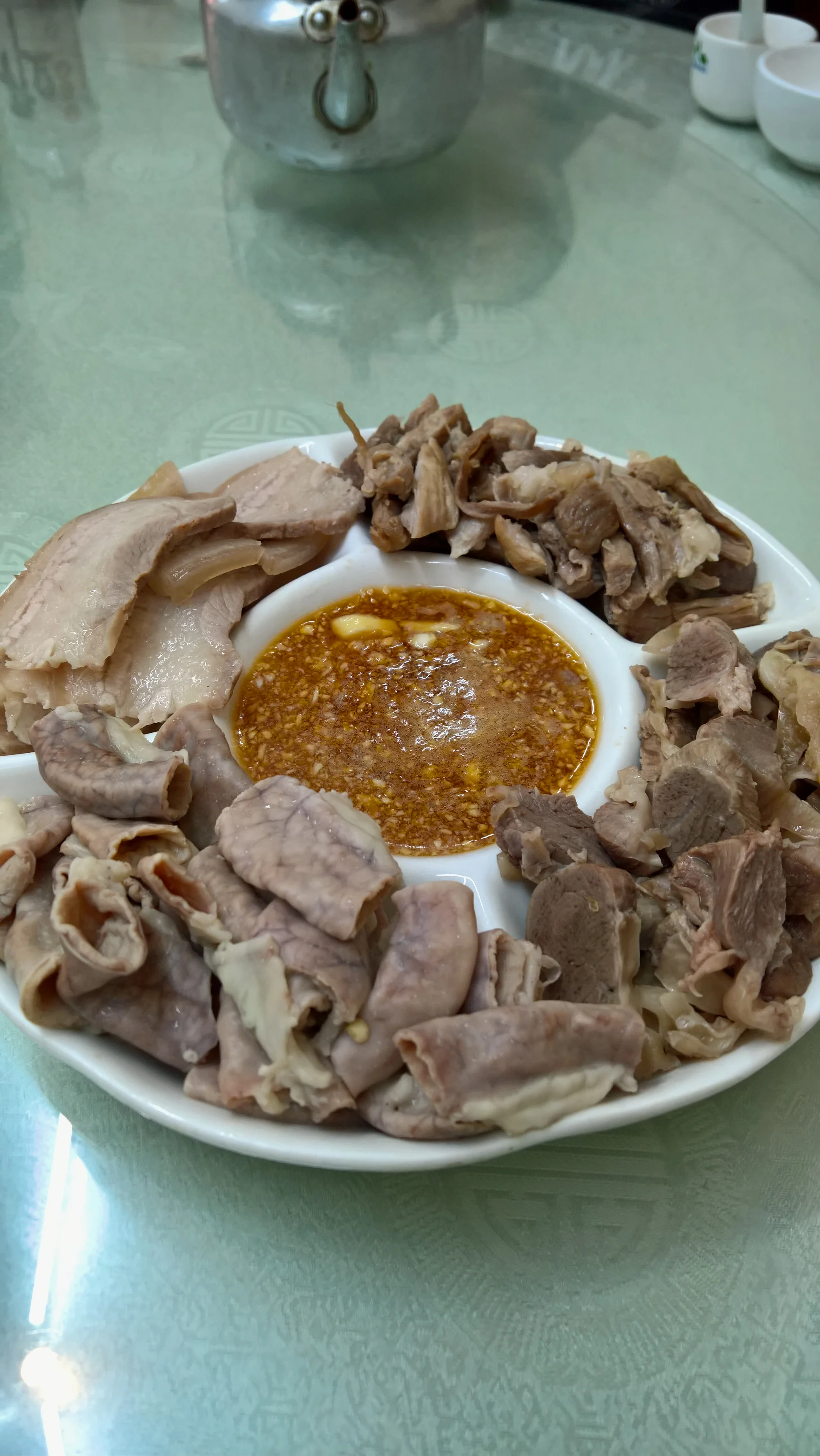 蒜泥肉类拼盘